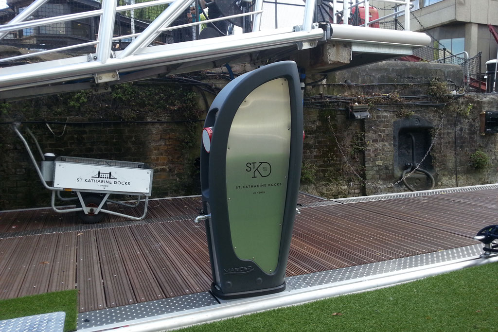 Stromsäulen für Marine